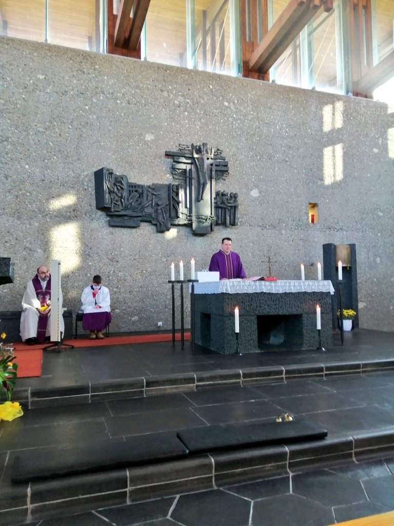 sl3sch's tweet photo. Meine #Verabschiedung in der #Kirche St. Josef der #Arbeiter in #Sachsen bei #Ansbach. #Heilige #Messe zum 1. #Advent. https://t.co/PkEplUSYc5