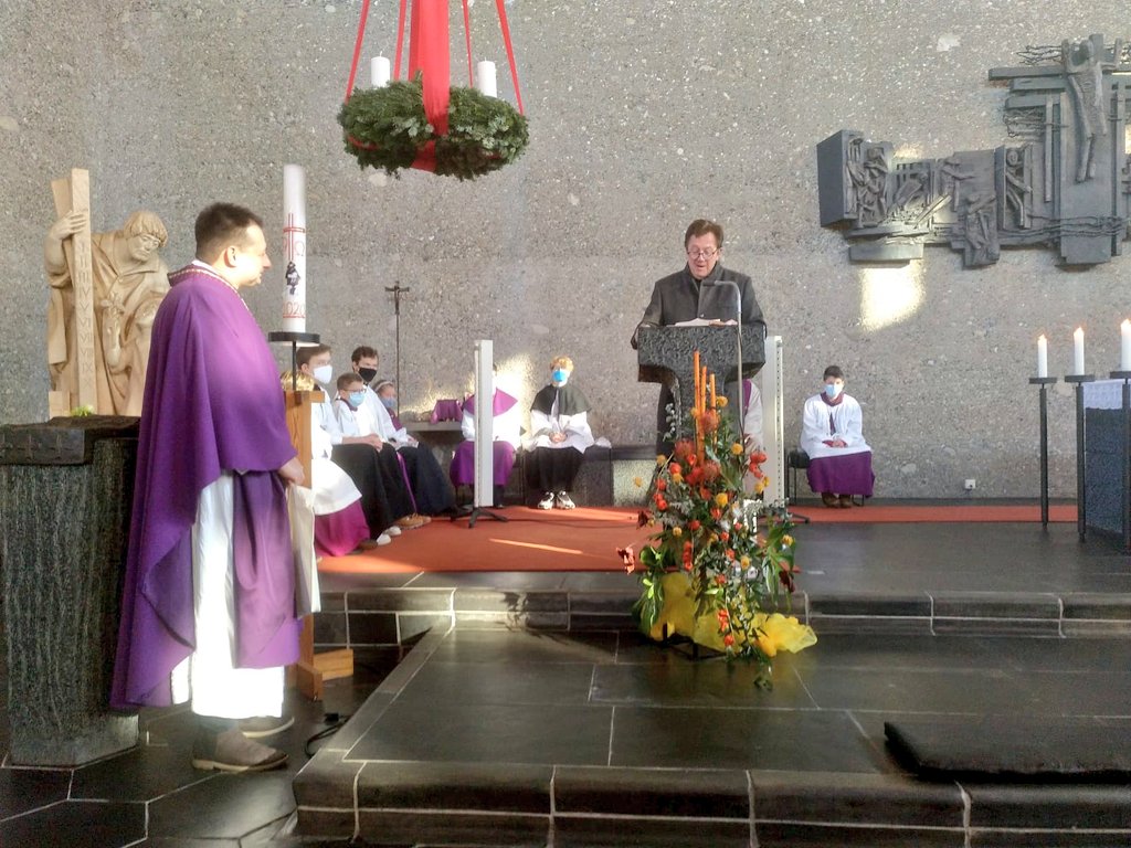 sl3sch's tweet photo. Meine #Verabschiedung in der #Kirche St. Josef der #Arbeiter in #Sachsen bei #Ansbach. #Heilige #Messe zum 1. #Advent. https://t.co/PkEplUSYc5
