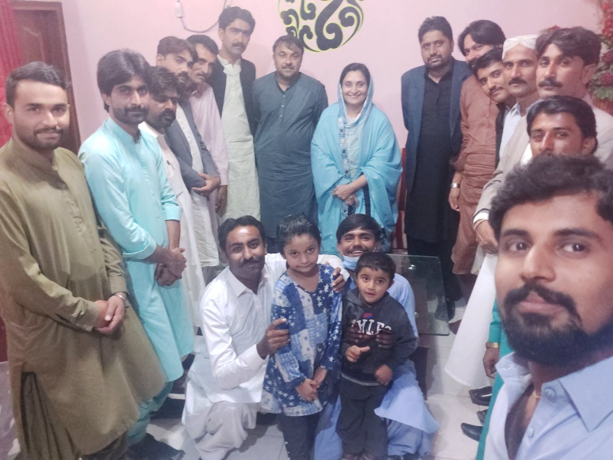 HeerSoho's tweet photo. Today 1st gathering with SMT member's of district sujawal to over view social activities, party activities & lead Party with first priority.
🇱🇾🙏 #Sujawal
@BBhuttoZardari https://t.co/UTR7sS6nVH