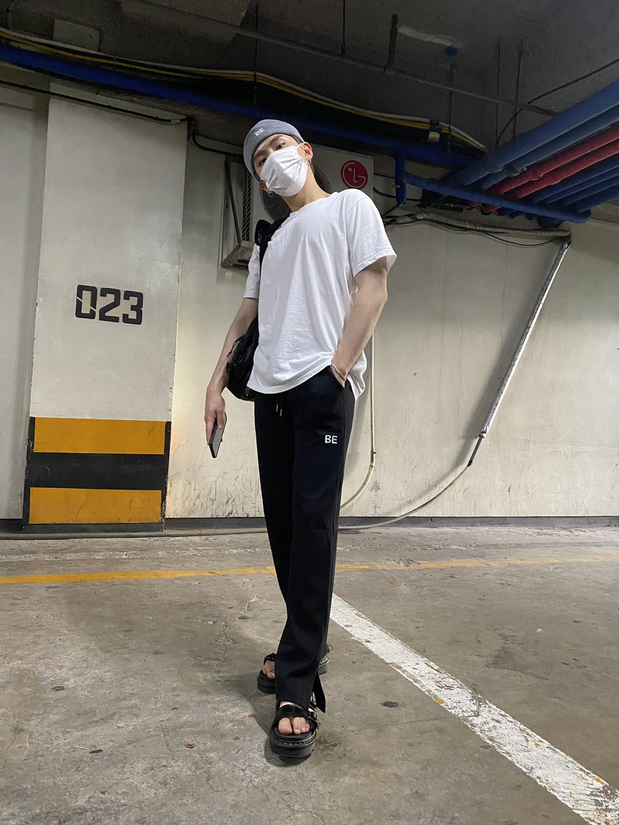 OfficialMONSTAX's tweet image. 우리 기현이형 생일 너무 축하하고 
형의 자신감은 무대아래 늘 날 웃게 하고 무대위에선 늘 멋지게 만들어 ㅎㅎ 많이 사랑하고 항상 고맙고 이제 뭐 다 필요없어 행복하기만 하면돼 형이 알지?? 내 마음?✌🏻🖤 #주헌 #기현이라는_하모니가_탄생한날