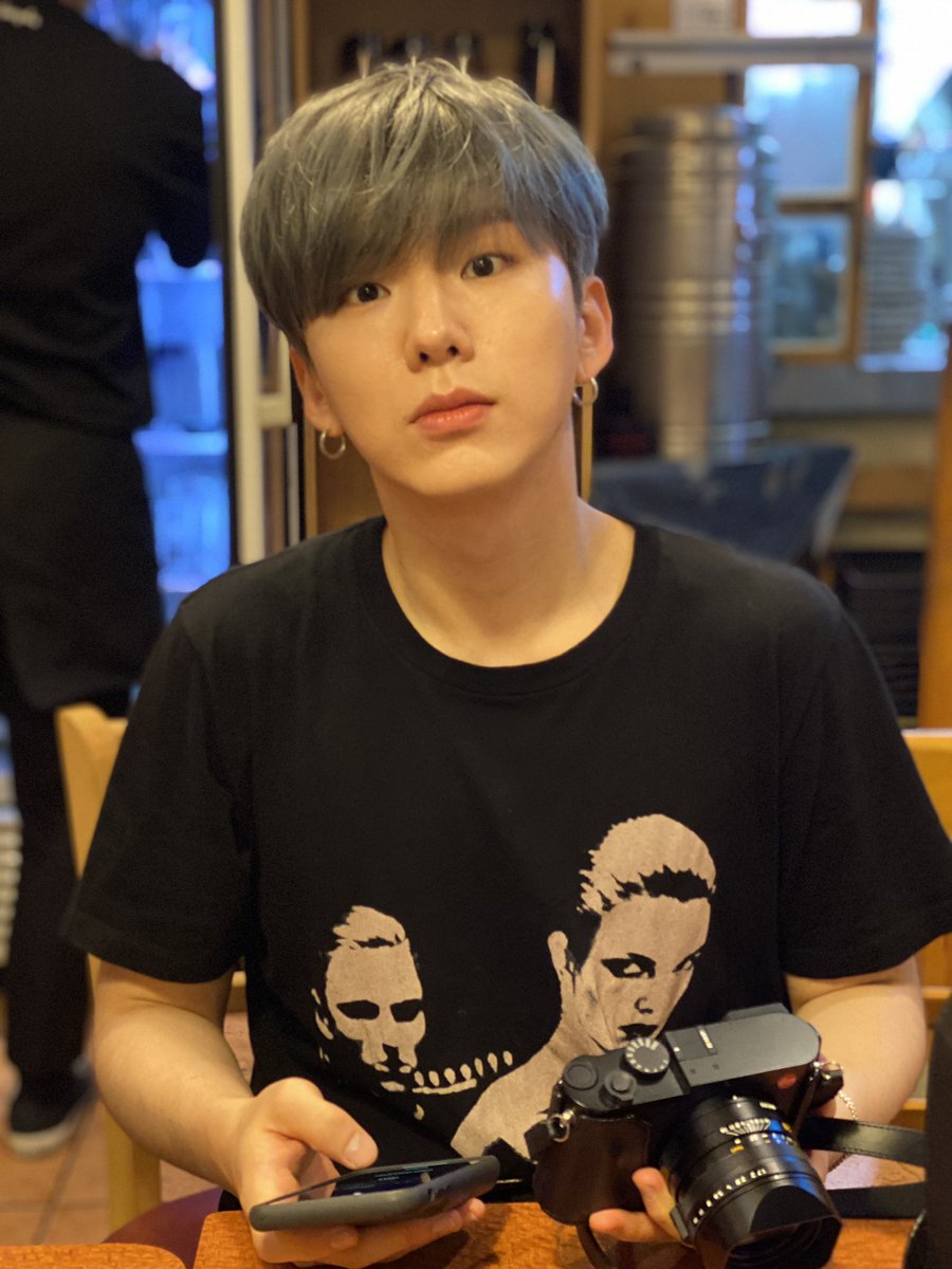 OfficialMONSTAX's tweet image. 우리 기현이형 생일 너무 축하하고 
형의 자신감은 무대아래 늘 날 웃게 하고 무대위에선 늘 멋지게 만들어 ㅎㅎ 많이 사랑하고 항상 고맙고 이제 뭐 다 필요없어 행복하기만 하면돼 형이 알지?? 내 마음?✌🏻🖤 #주헌 #기현이라는_하모니가_탄생한날