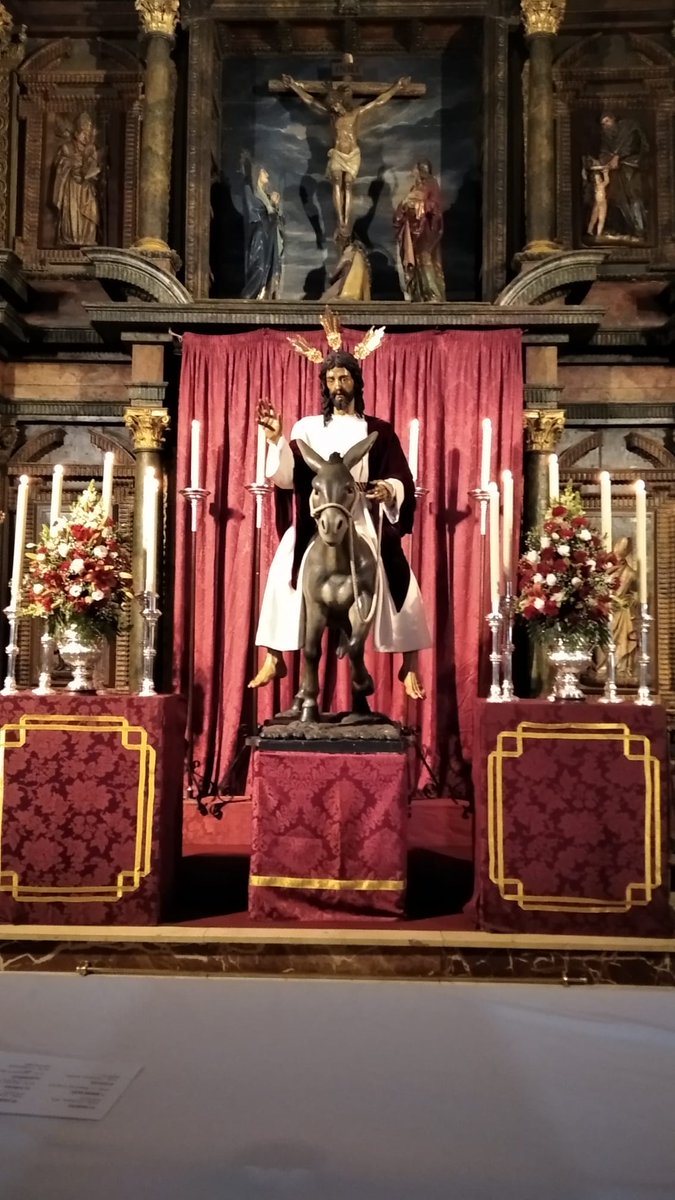 PacienciaHdad's tweet photo. La imponente imagen de Nuestro Señor de La Paz de la @PacienciaHdad  dispuesta en el Altar de Santa María la Mayor para presidir la Solemne Eucaristía en su honor en el día de Cristo Rey https://t.co/4St1kODUsO