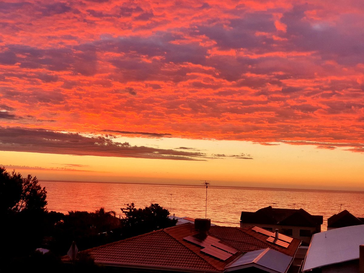 Sunset

#adelaide #southaustralia #australia #postcode5158 #sunset #coastalliving #beachviews
