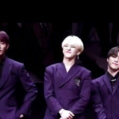 he& #39;s smol ><