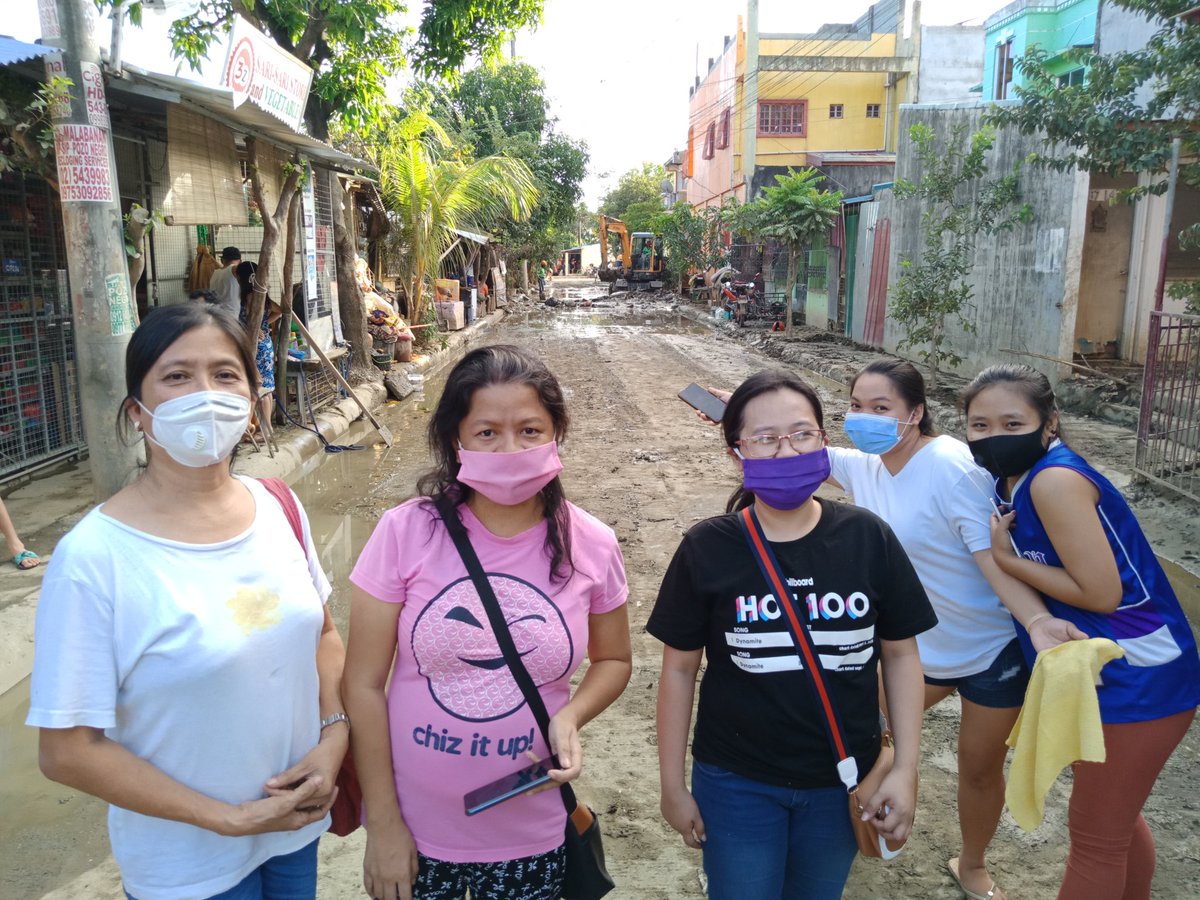 lime_snowfall's tweet photo. Tired but very satisfied faces. Thank you to @Neil38Etheridge and to all of our donors for making the relief packs distribution possible! A huge shout out to our partner group Team Norte Akyat for a Cause headed by @sofia_jade  and to our volunteers 

#ProjectOneGoal https://t.co/zwJGF3X8Hl