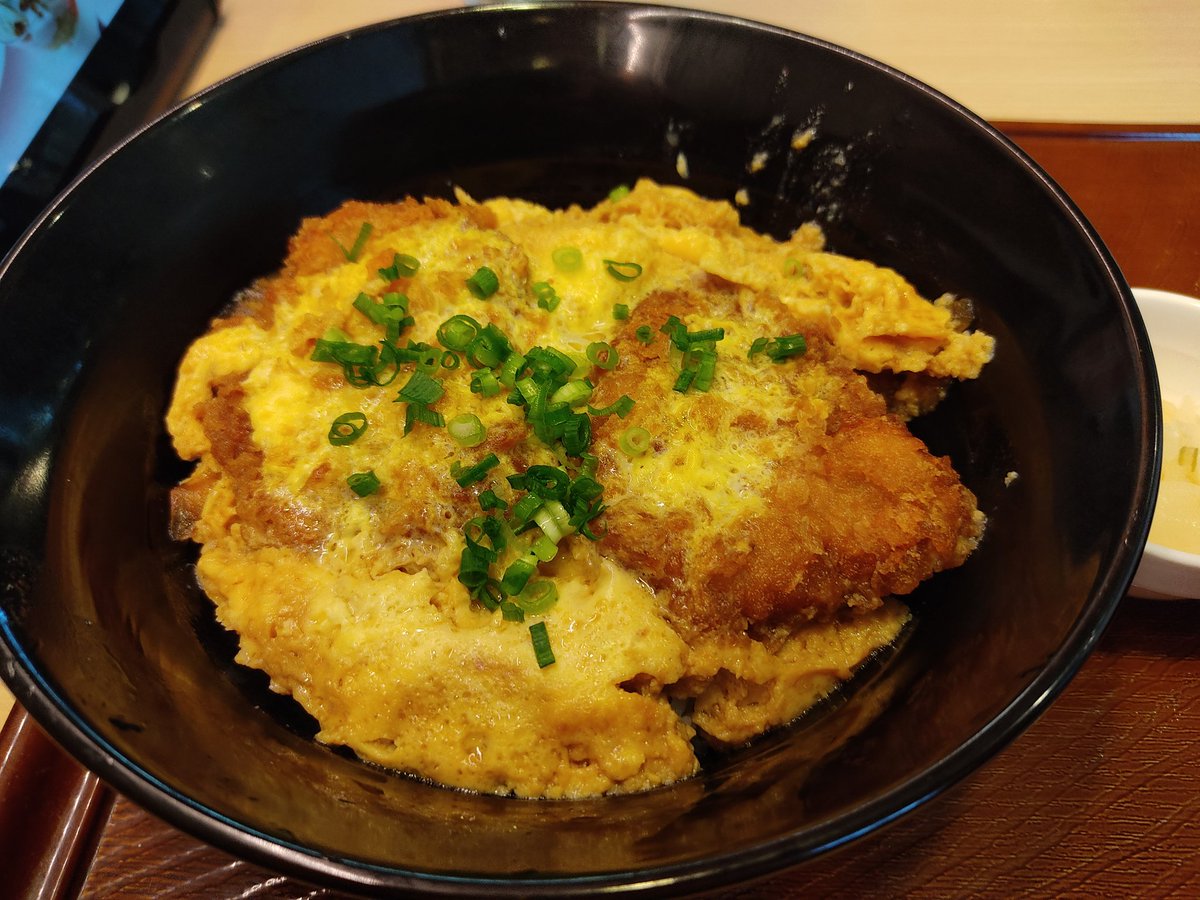 Key Que 流石ガスト ヒレカツ丼が不味い 7百円が泣いてる 腹減ってるのに不味いと思ってしまう ガストがアカンというかすかいらーくがアカンのか
