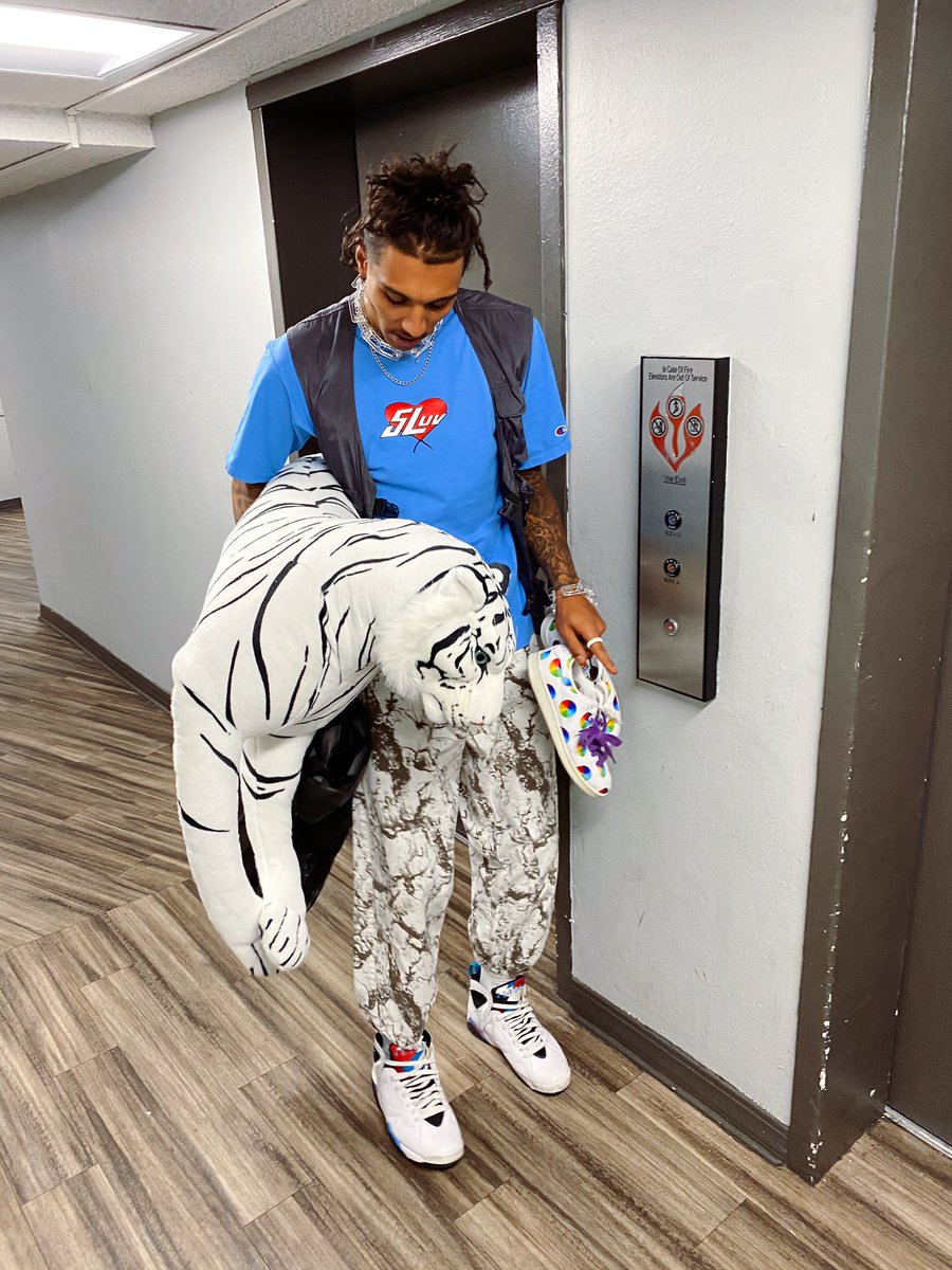 _PhillipsJordan's tweet image. FURNITURE SHOPPING 🤍