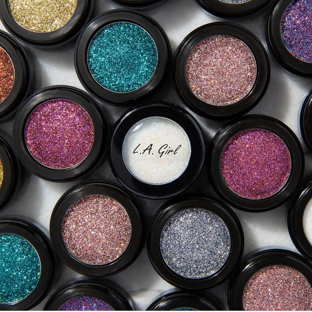 LuxuryMakeupwig's tweet photo. Lagirl glitters❤️❤️❤️ now available in store
Please keep your orders coming cos we are always happy when you're happy
To order: 🛒🛒Call/WhatsApp:08143595011
Slaying is a must😘
#ASUU #9ice #PrettyGirlsForProChoice #prettymike #TOTMCI #EricaTheLegend #EnjoyMyself https://t.co/GaCUR4ynGE