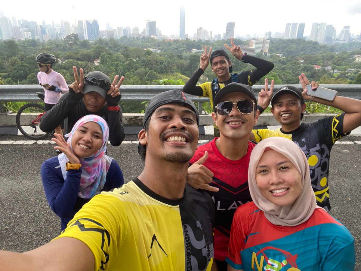ikhmalahmad_'s tweet photo. Seminggu off run. Ahad terus LSD maka terkejutlah badan lalu bonk+barai pun datang menjemput.

Thanks guys untuk harini🎈🎈 @gengnrg https://t.co/mifuVAtK89