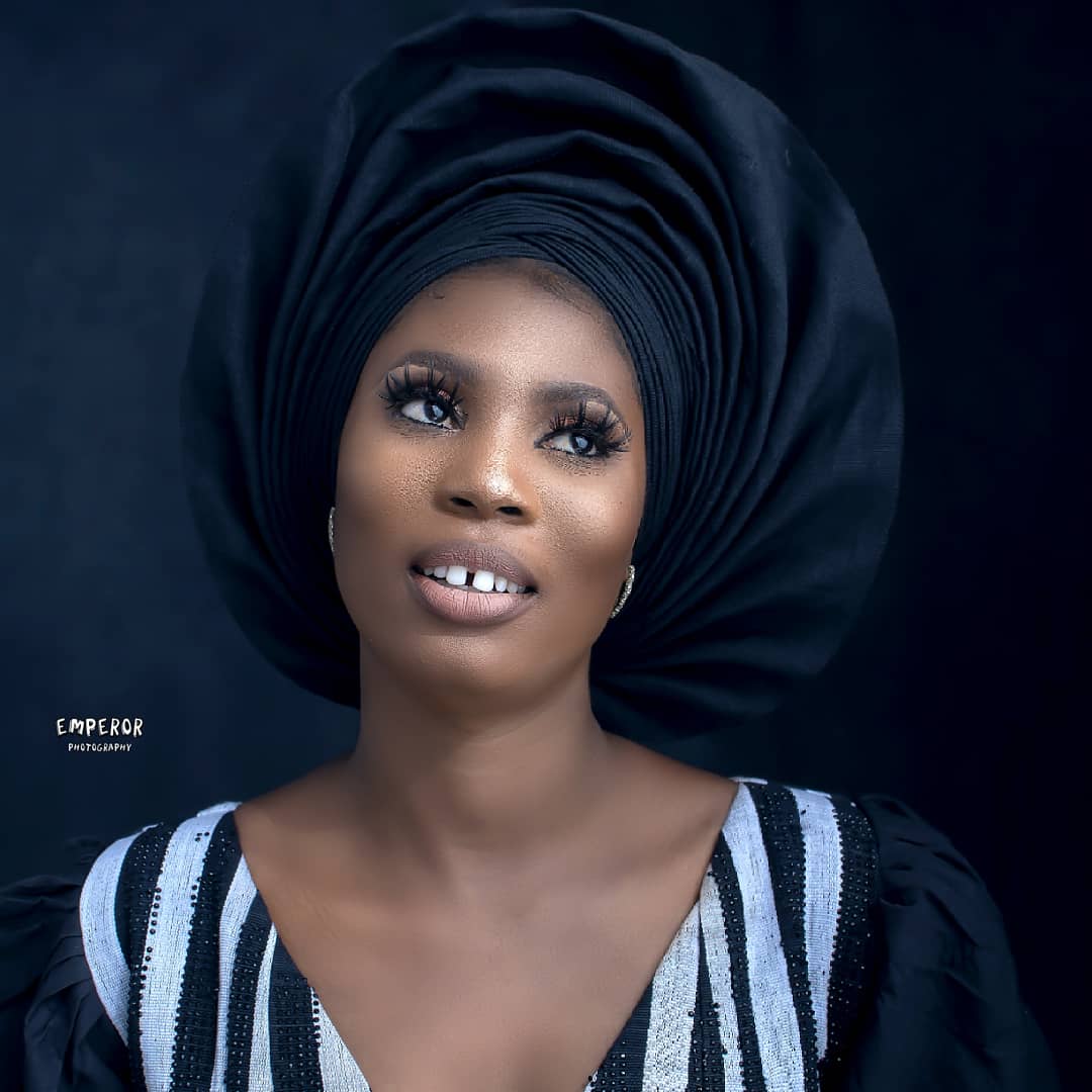21eleven_ng's tweet photo. Better late than never, happy belated birthday to me and my brand @21eleven_ng .....

Complete Aso oke :,@21eleven_ng 
Gele:@abydouzgele
Makeup:@dgpro
📸📸📸:@emperorphotography
#HappyBirthday 
#21eleven https://t.co/t6TEdT0CHT
