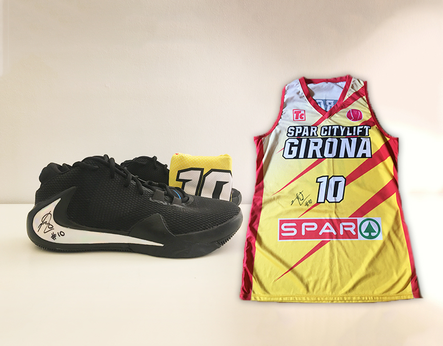 ContraCancerGIR's tweet photo. 📢Participa a la subhasta benèfica de l’#AllTogetherWeek i aconsegueix experiències úniques i exclusives; t’ho perdràs? 
· Samarreta de @laia910 
· Samarreta de @unigirona  i vambes signades per @Martaxargay 
· Samarreta de @CristhianStuani @GironaFC 
👉https://t.co/gL2sMoTgHb https://t.co/4jTv05JG6r