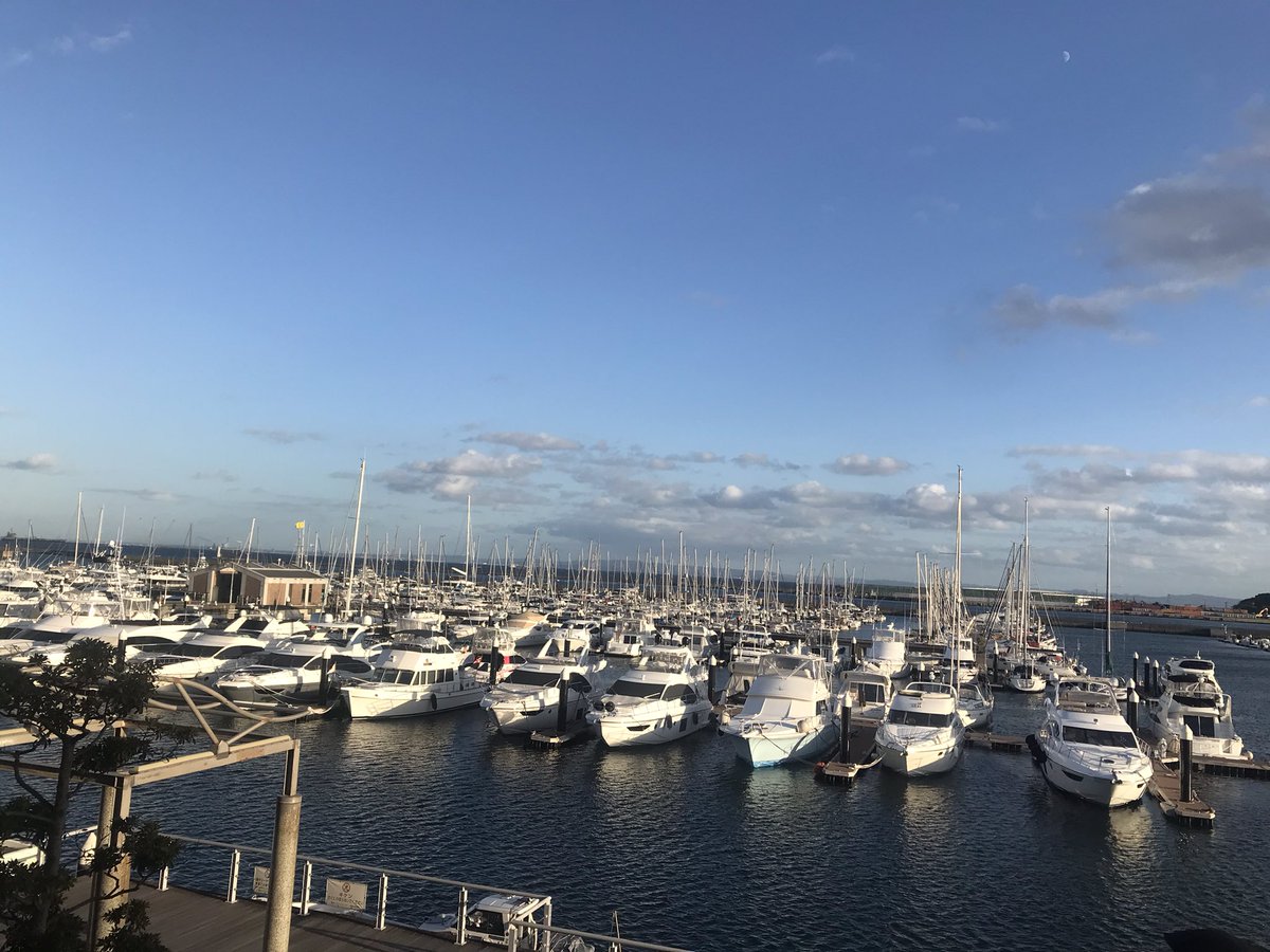 Hashtag 横浜アウトレット Di Twitter