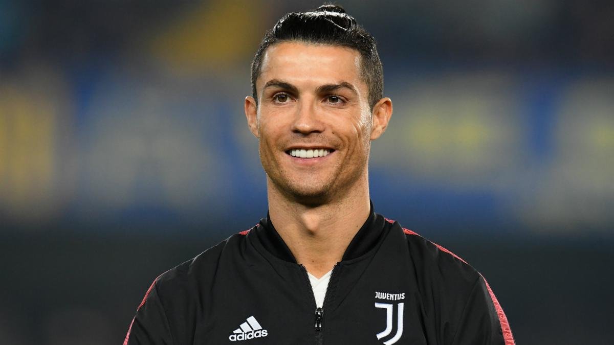 FootballTalkHQ's tweet photo. Cristiano Ronaldo is now just 10 goals away from becoming the player with the most official goals in football history. https://t.co/feO1gRvcRq