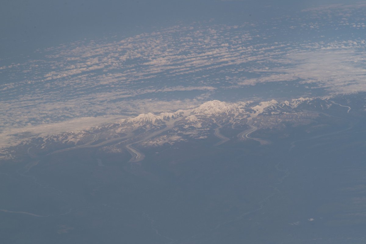 EverestToday's tweet image. Denali (6190 m), Alaska, from the @Space_Station, 2019.08.17, 21:49:40 GMT, 400-mm #Exp60. Hi res: go.nasa.gov/395SDSY