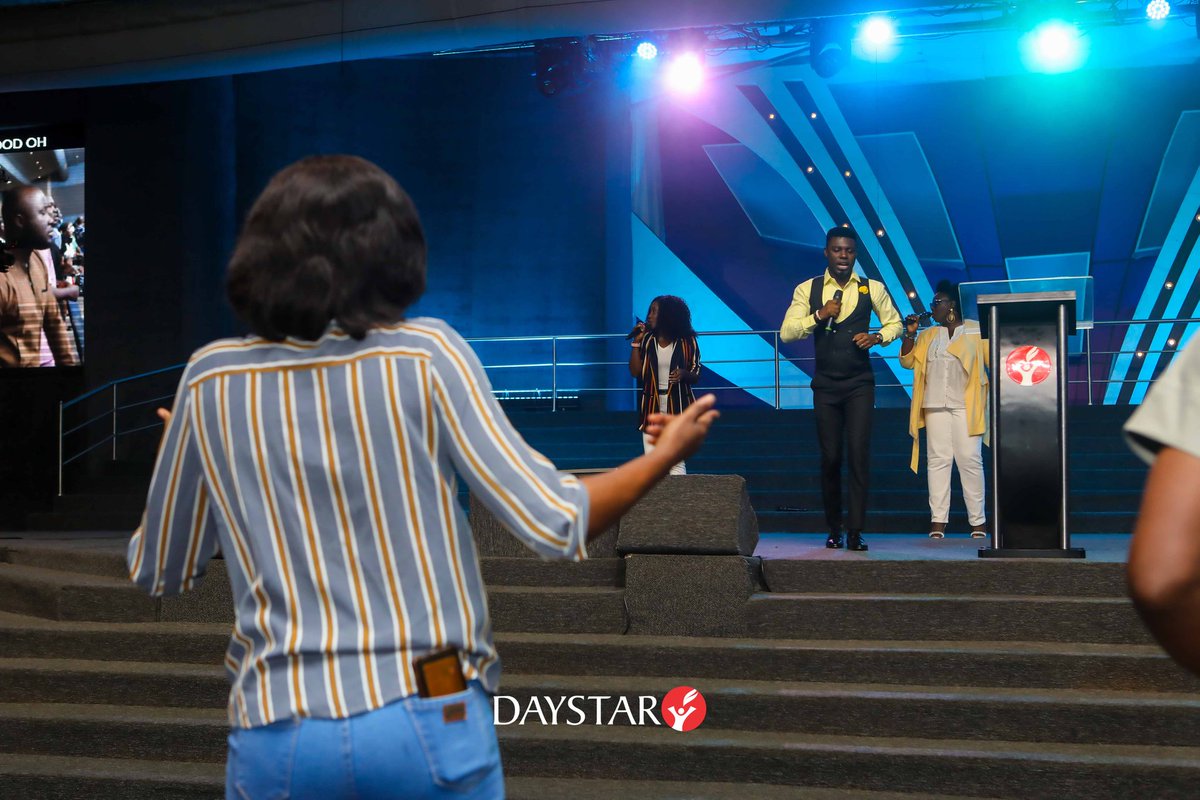 DaystarNG's tweet photo. 🎼We've come to praise You Lord
We've come love You Lord
We've come to praise You
For the good things You have done

Yahweh eh eh eh
You are worthy of our praise🎹

#DaystarAt25 #DaystarNG https://t.co/ToQlUGZZdh
