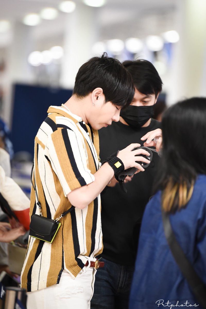 prtphotos_bkk's tweet photo. เปลี่ยนแมสครับ

 #เป๊กผลิตโชค #peckpalitchoke #palitgallery #prtphotos https://t.co/wLgUk4iBFE