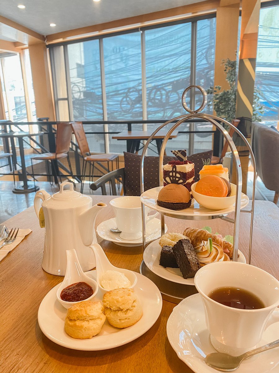 1615p's tweet photo. คาเฟ่นั่งทำงานได้ เงียบ คนไม่เยอะ แล้วคือเซ็ต afternoon tea 290 บาทสำหรับสองคนได้หมดในรูปเลย คุ้มนะ อิ่มพอดีๆ

📍sift bakeshop &amp; cafe ห้วยขวาง

#รีวิวคาเฟ่ #อร่อยบอกต่อ @aroii https://t.co/mCk639u2JA