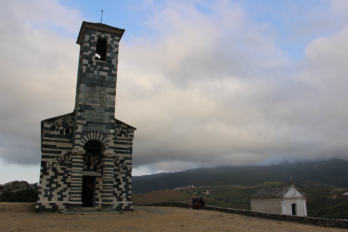 isalabrune25's tweet photo. C'est #dimanche, c'est #église, c'est #Murato . @VillagesdeCorse @CorseAutrement @BaladesenCorse https://t.co/F8SMwpRDIo