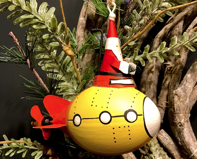 ChesterBID's tweet photo. Because don't we all need Santa in a yellow submarine hanging from our Christmas tree? Ornaments, candles, jewellery, homewares, clothes  and MUCH more from @nicholsandcoltd #shoplocalchester https://t.co/akFOyFdu27 
#chestertogether #christmasinchester https://t.co/zlZ95XoZbY