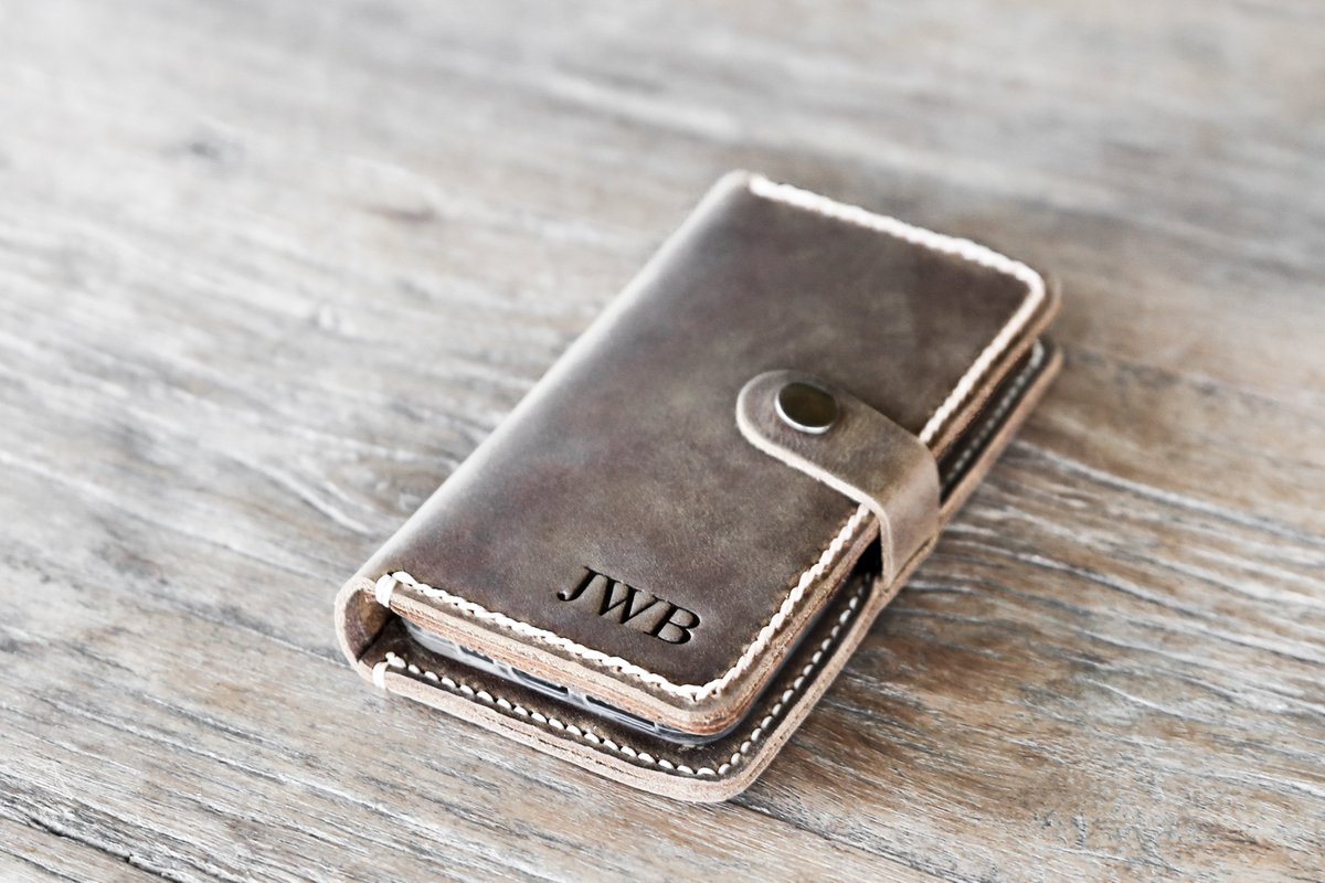 JooJoobsWallets's tweet photo. Thanks for the kind words! ★★★★★ "Perfect very high quality . Will last forever." Stephanie H. https://t.co/GIjUC9Xzvi #etsy #brown #christmas #yes #westerncowboy #wedding #no #beige #solid #iphone12wallet https://t.co/74mn3PGjRO