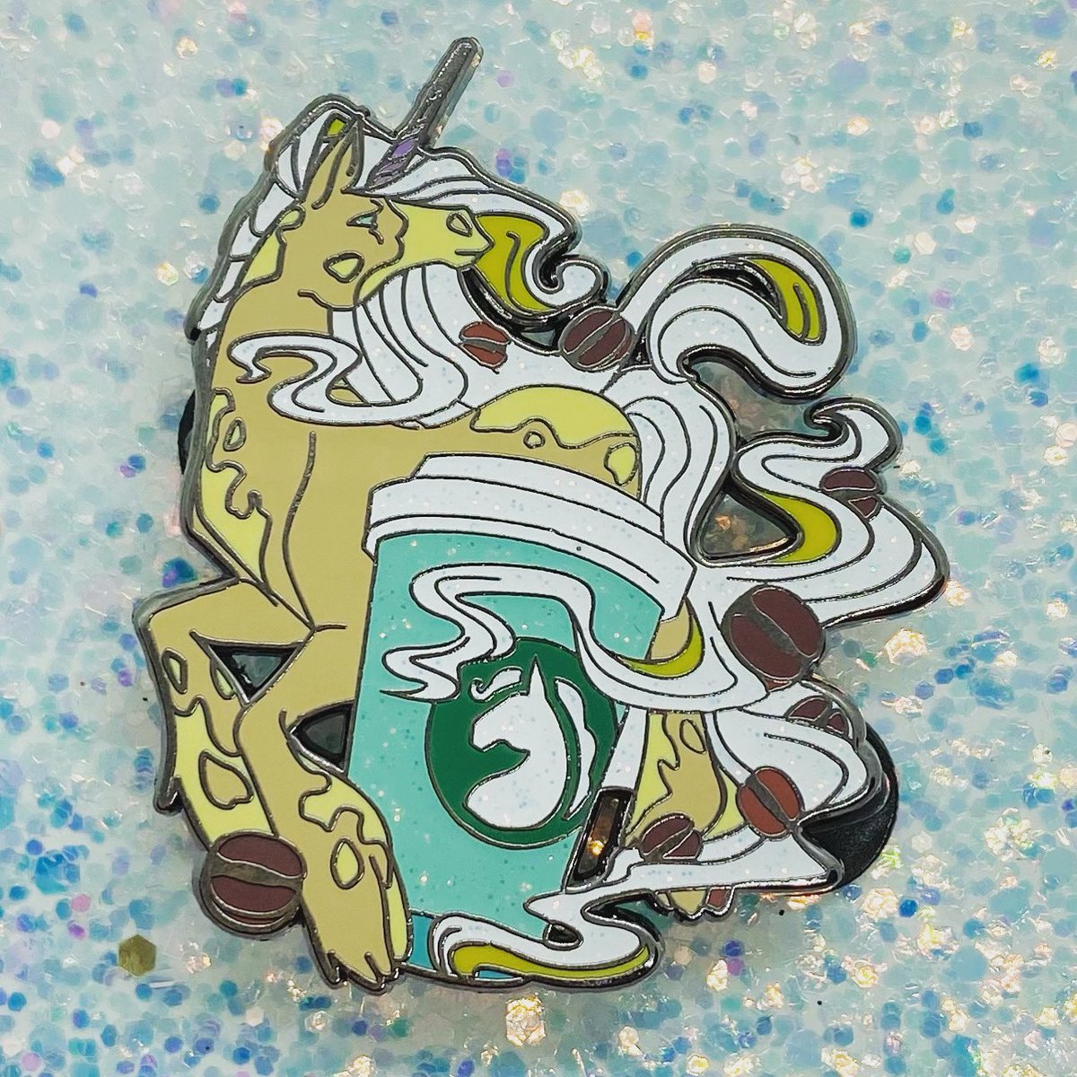 asher_bee's tweet photo. The #hardenamel #coffee #unicorn π« any left after rewards are fulfilled will go in the Etsy around mid #December. #hardenamelpin #coffeelover #coffeeart #coffeevibes #enamelpin #pinupoftheweek #horse #coffeecup #starbucks #unicornhair #unicornlover https://t.co/0uBFrNcD1t