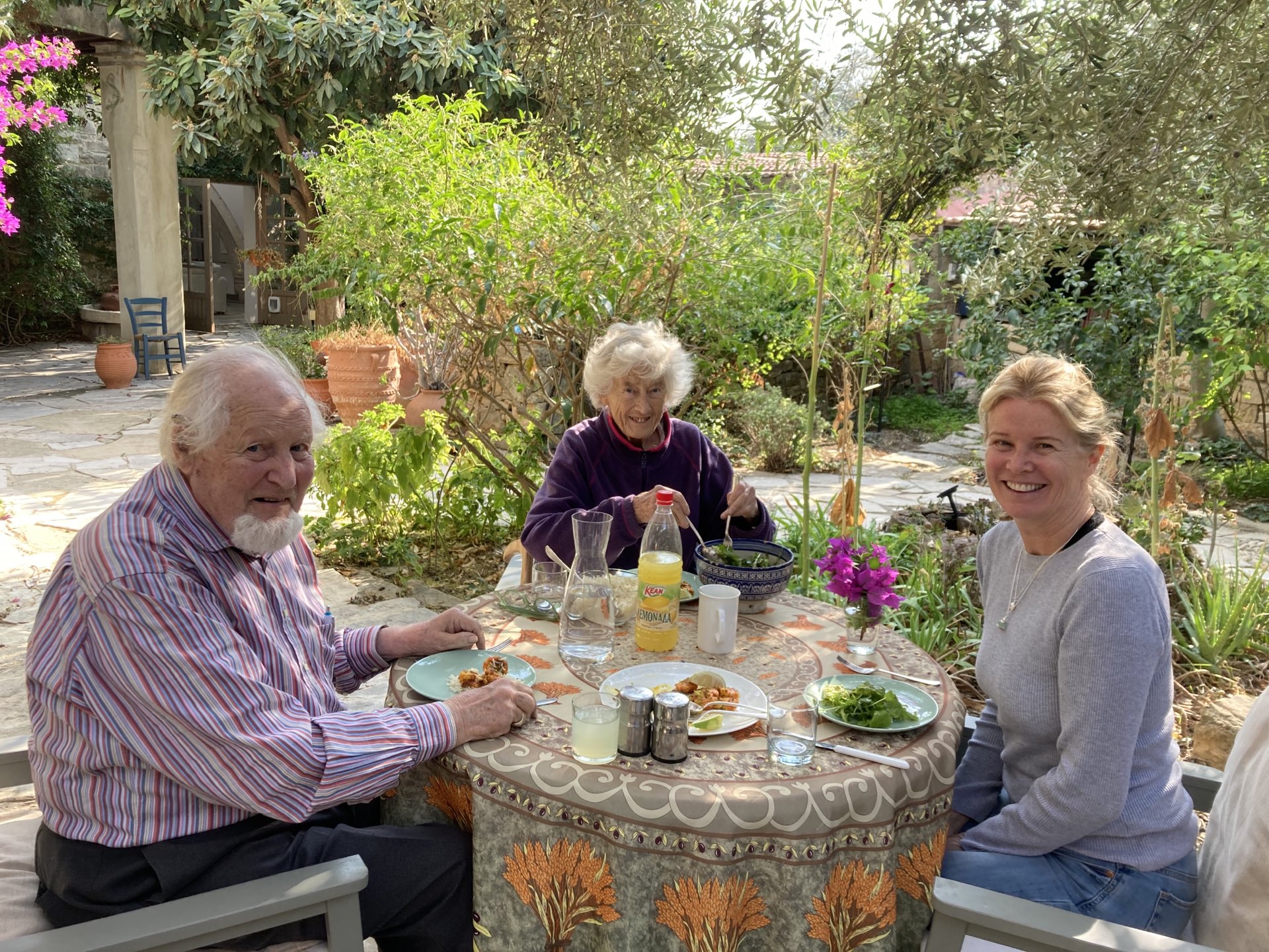 katty-kay-on-twitter-my-mum-the-indomitable-shirley-kay-died-on-friday-she-was-curious-and-generous-to-the-end-in-this-difficult-time-we-were-fortunate-that-she-died-at