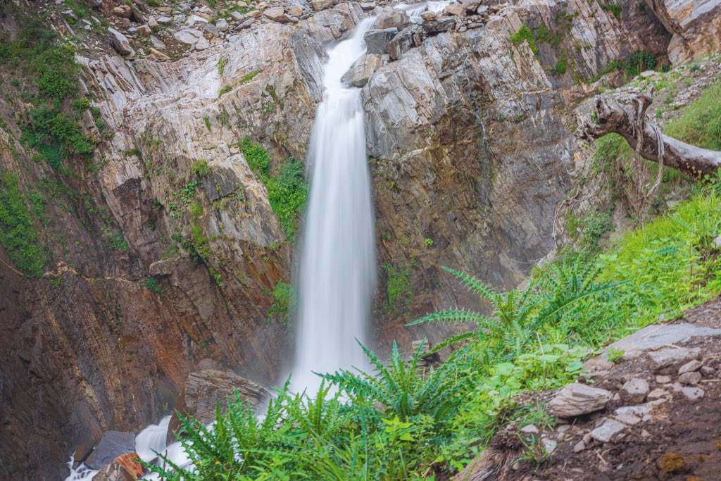 Have faith in your dreams and someday, your rainbow will come smiling through. #Himalayas #NaturePhotography #naturelover #nature #natureforlife #waterfalls #photography #photooftheday #travelphotography #travel #landscapephotography #landscapebeauty #Believe #photographers