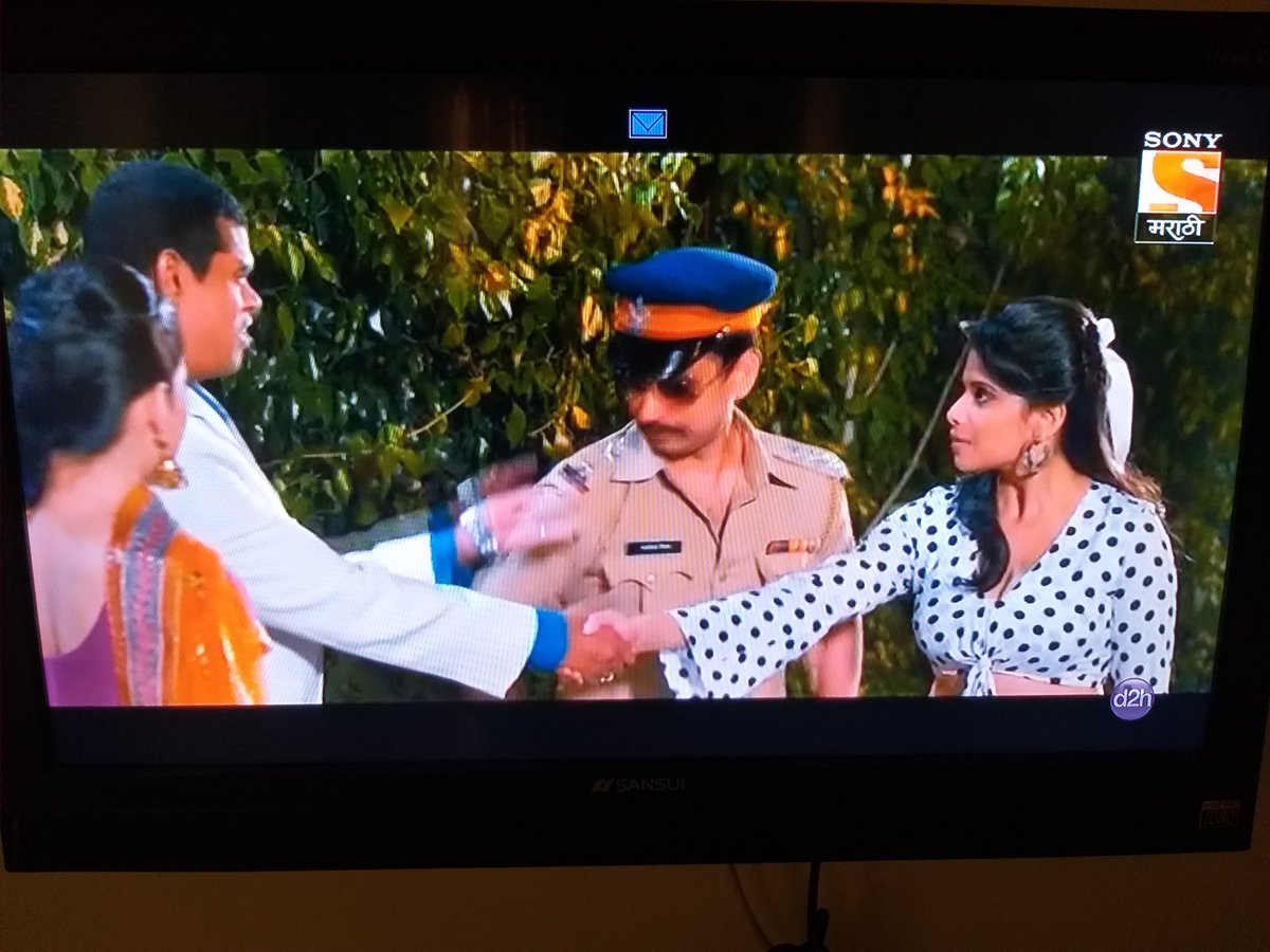 minitinnaik's tweet image. #timeplease 
ओ हिंमतराव धोंडे पाटील  @SIDDHARTH23OCT @SaieTamhankar @kamat_umesh कमाल आहात तुम्ही सगळेच 
😍😍 @bapat_priya