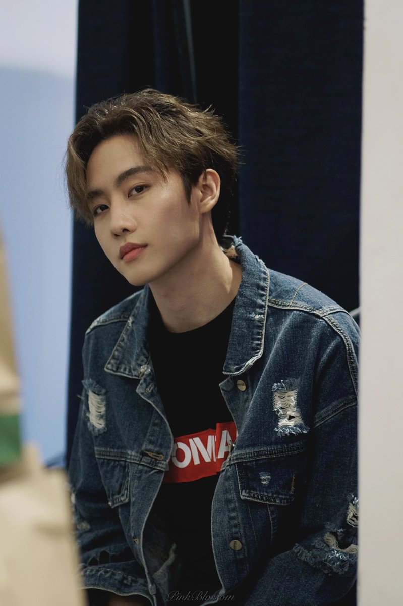 PinkBlossom29's tweet photo. แงงง หล่อมากก
#NIYOMJEANSxMARK
#หัวใจศิวัช
@Mmarksiwat https://t.co/377Pyfmo6d