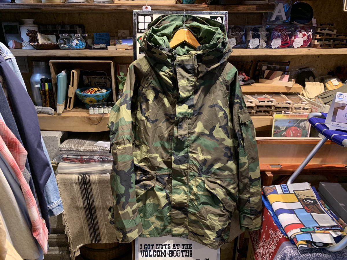 Outside Kawasaki Used Us Army Gore Tex Parka Size L Regular Price Tax 米軍ecwcsの02年の ウッドランドカモ 雨風にも強い 状態も良いです 川崎 川崎駅東口 古着 Usarmy アメリカ軍 米軍 Ecwcs エクワックス Gen1 Gen1後期型