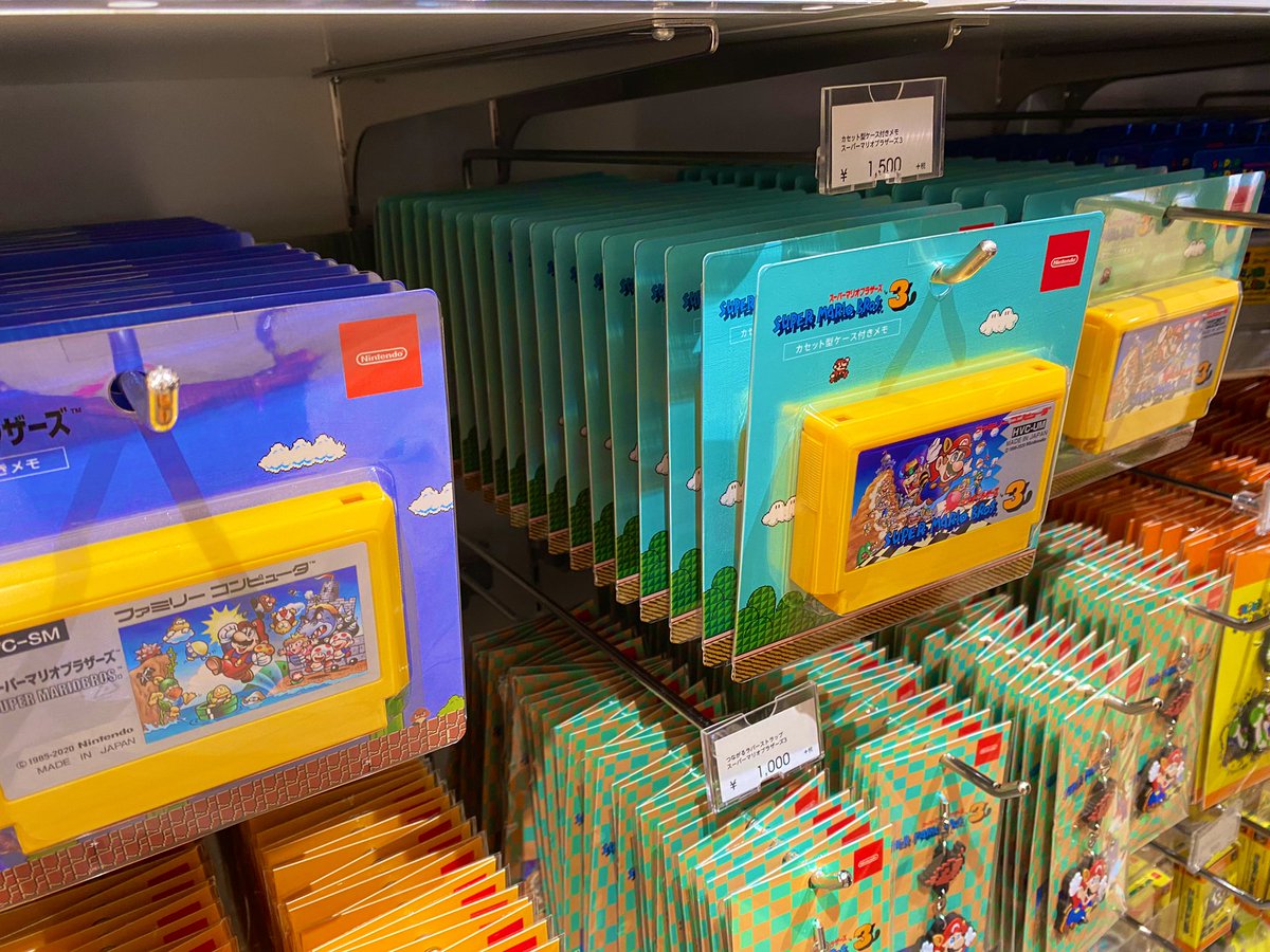 ニンテンドーストアでめっちゃカジュアルにファミコン売ってんじゃん