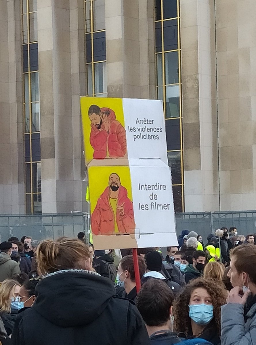 Je chial c'est la meilleur pancarte 😭