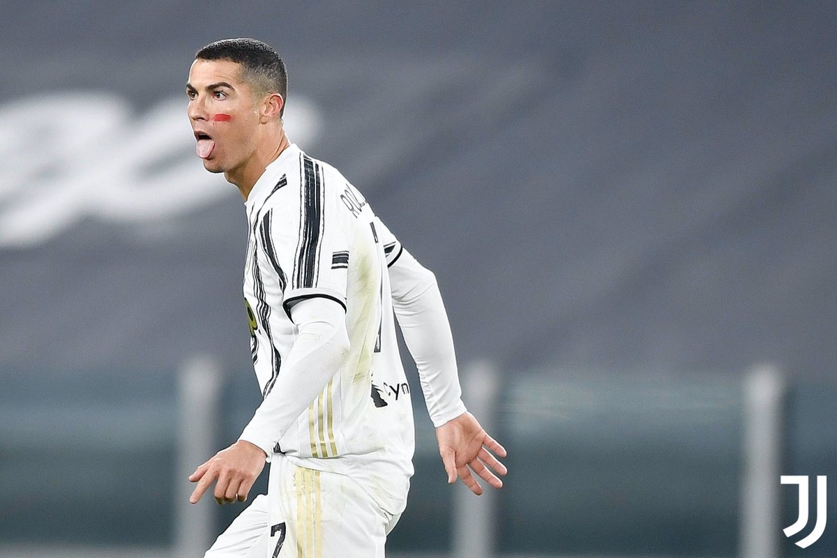 juventusfcen's tweet photo. Speaking the same language 😝😝 https://t.co/2TtC5L6XAl