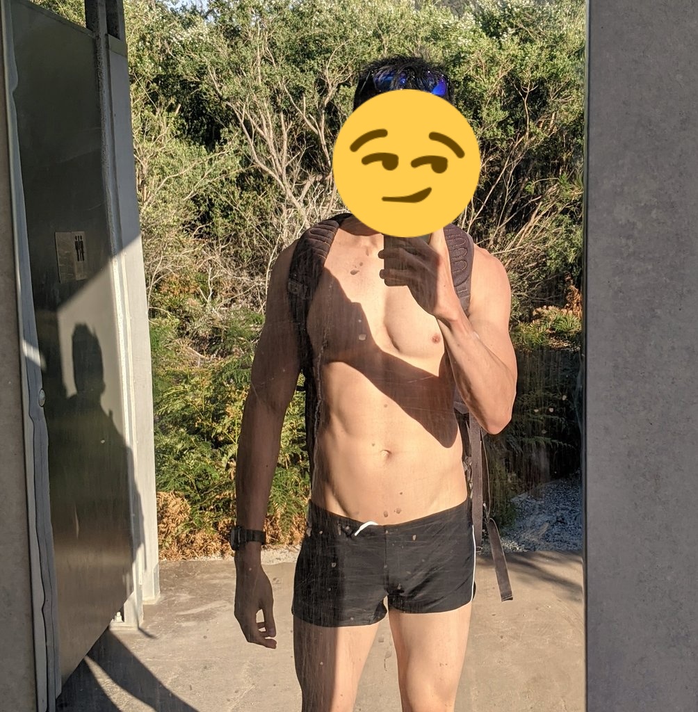 Post beach sunsets with my trunks and shades 🏖️

Thanks to y'all who tipped on OF, just sent a little teasy gift 😎