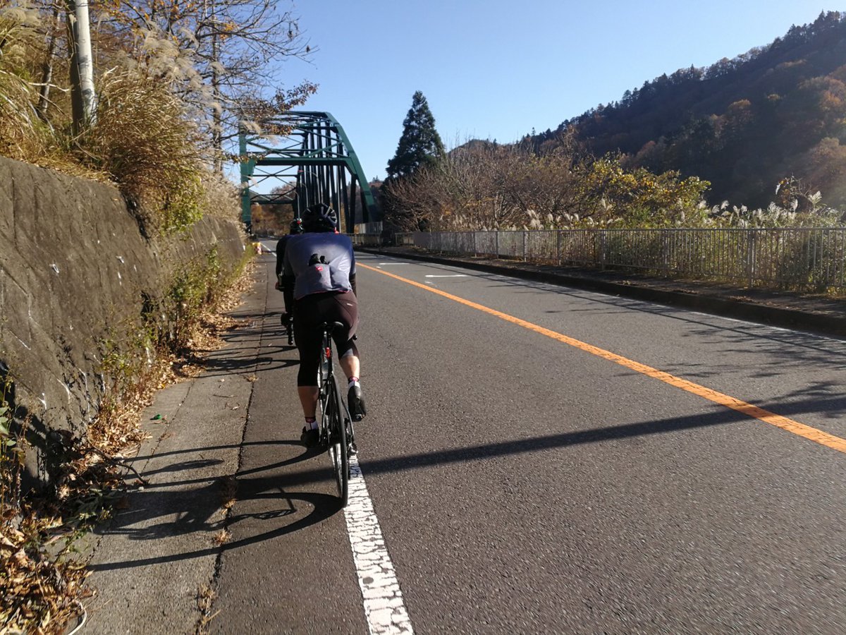 YSTC2013's tweet photo. 11/21(土)は、メンバー6名で宮ケ瀬トレーニングライドを行いました。エンデューロの練習のつもりでしたが、半分ヒルクライム練習に（笑）3週くらいしたところでお昼になったので終了チーーン・・・キツ楽しかったです(;'∀')
お昼は、早戸川国際マス釣場にてマスの親子丼！とっても贅沢で美味でした！ https://t.co/HAceacazQD