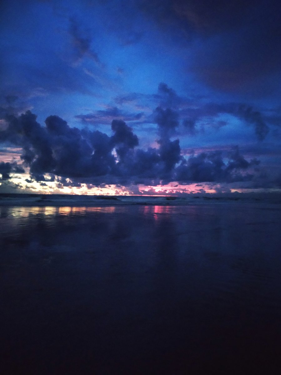 Samiha_jhumka's tweet photo. #LifeGoesOn100M 🥳
#LifeGoesOn 🥀
Sunset view Cox Bazar  #BDArmy https://t.co/Za2WwQ8teY