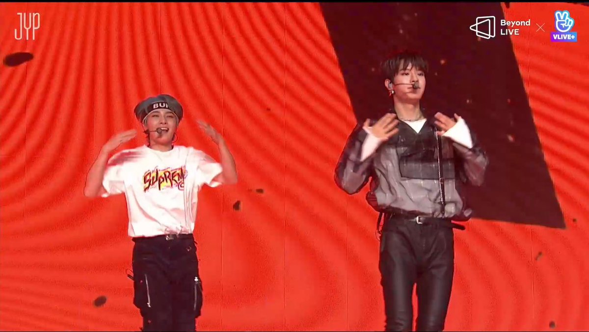 MY SCREEN SHOTS FOR SKZ CON 2020 ## 001(it’s rumbled sorry )