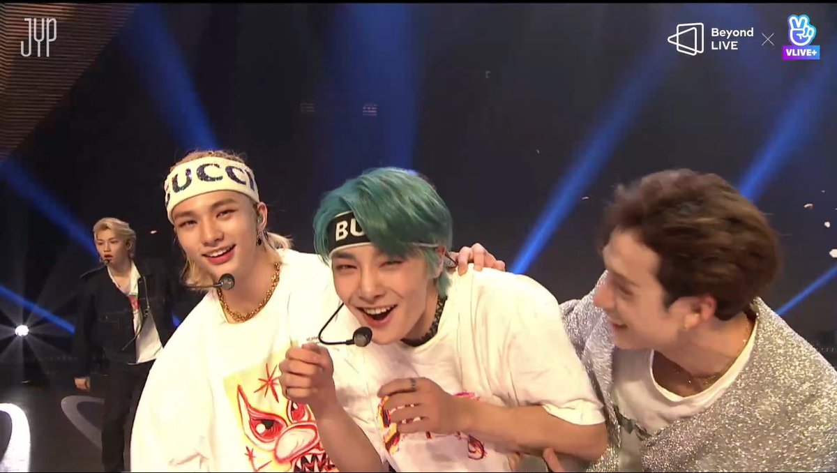 MY SCREEN SHOTS FOR SKZ CON 2020 ## 001(it’s rumbled sorry )