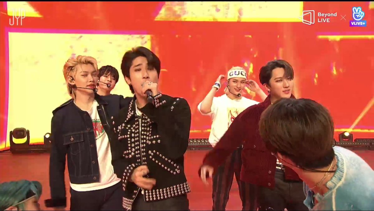 MY SCREEN SHOTS FOR SKZ CON 2020 ## 001(it’s rumbled sorry )