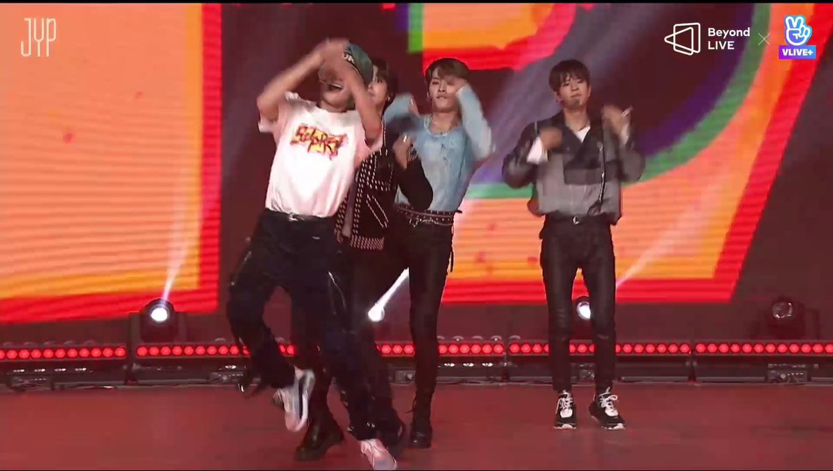MY SCREEN SHOTS FOR SKZ CON 2020 ## 001(it’s rumbled sorry )