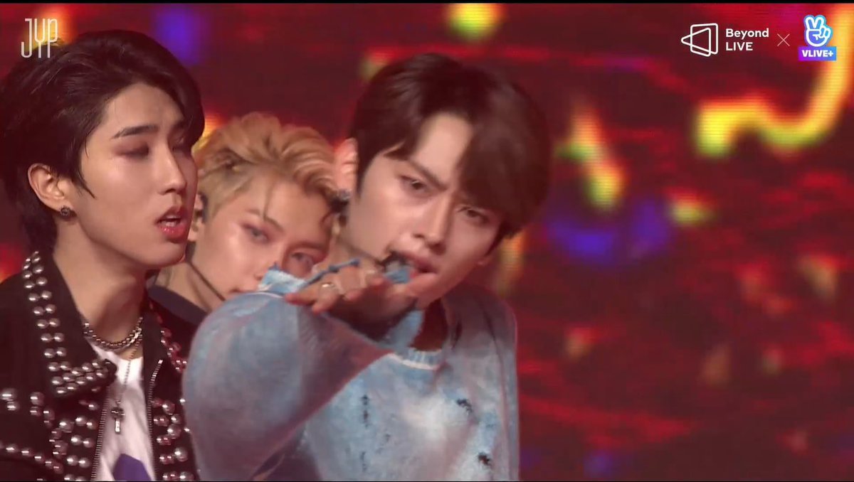 MY SCREEN SHOTS FOR SKZ CON 2020 ## 001(it’s rumbled sorry )