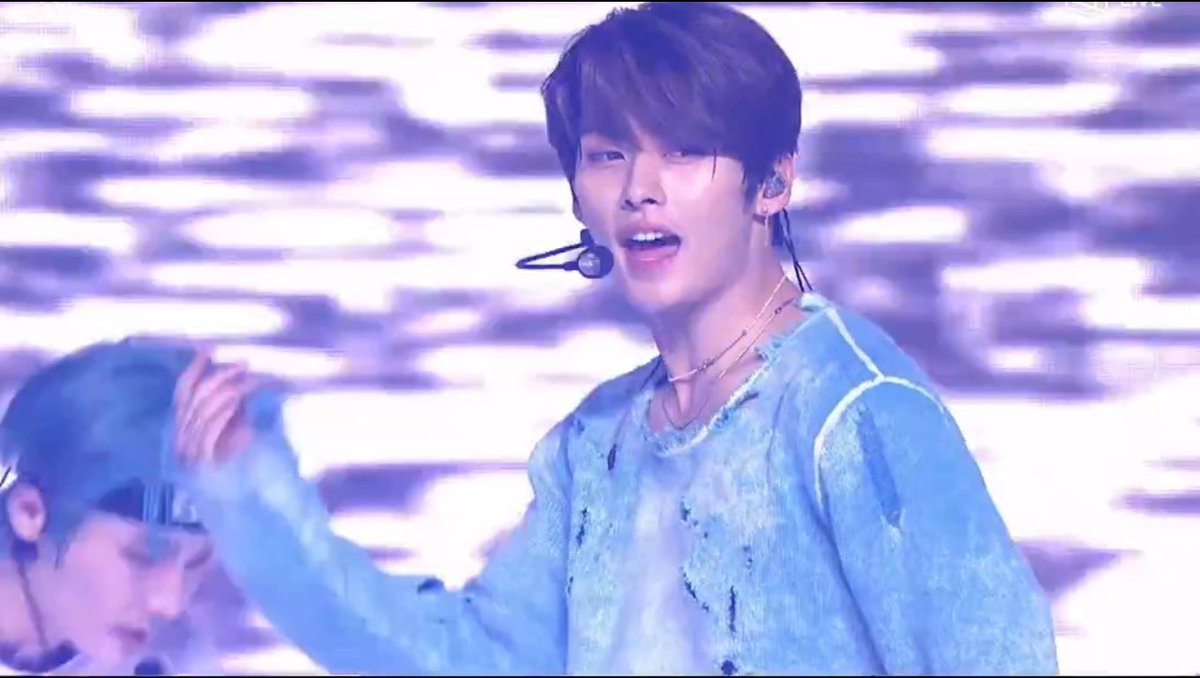 MY SCREEN SHOTS FOR SKZ CON 2020 ## 001(it’s rumbled sorry )