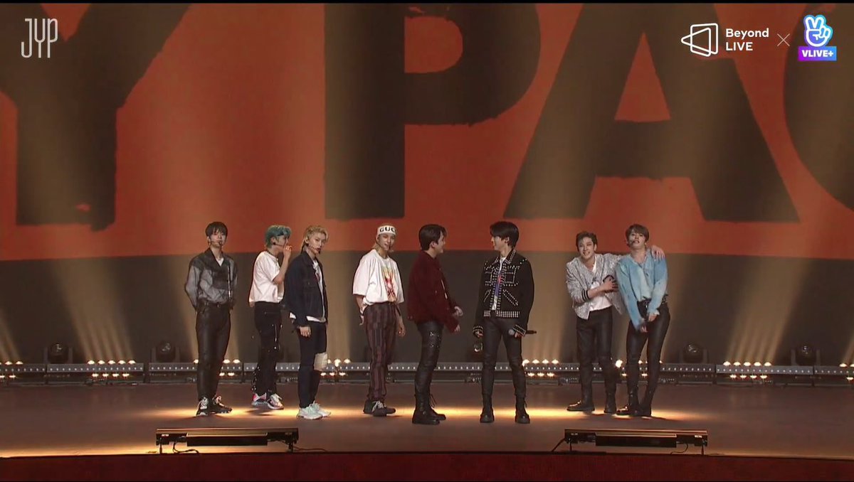 MY SCREEN SHOTS FOR SKZ CON 2020 ## 001(it’s rumbled sorry )