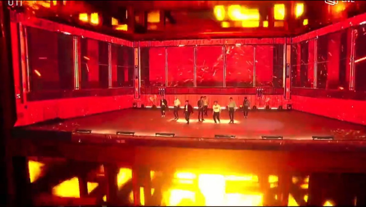 MY SCREEN SHOTS FOR SKZ CON 2020 ## 001(it’s rumbled sorry )