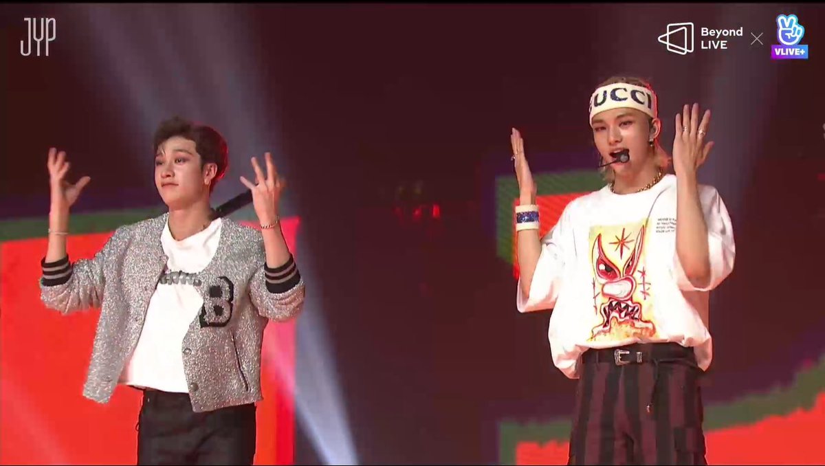 MY SCREEN SHOTS FOR SKZ CON 2020 ## 001(it’s rumbled sorry )