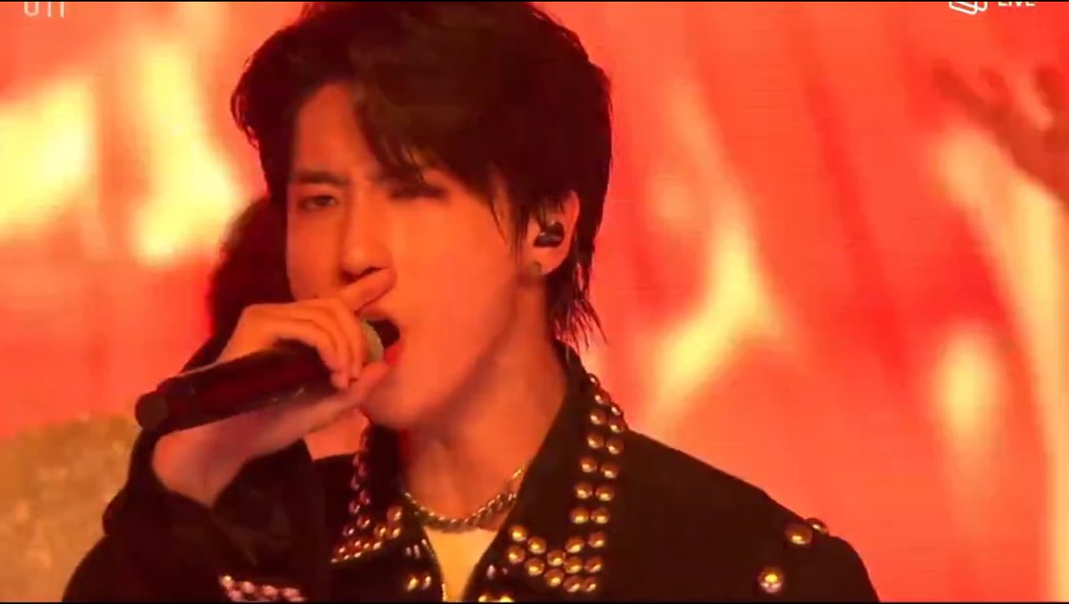 MY SCREEN SHOTS FOR SKZ CON 2020 ## 001(it’s rumbled sorry )