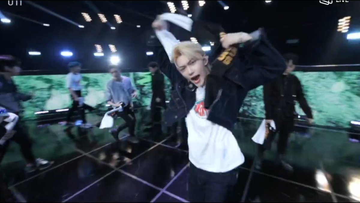 MY SCREEN SHOTS FOR SKZ CON 2020 ## 001(it’s rumbled sorry )