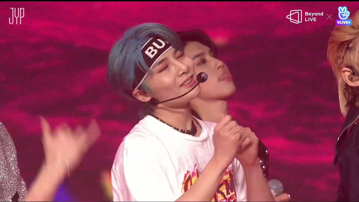 MY SCREEN SHOTS FOR SKZ CON 2020 ## 001(it’s rumbled sorry )