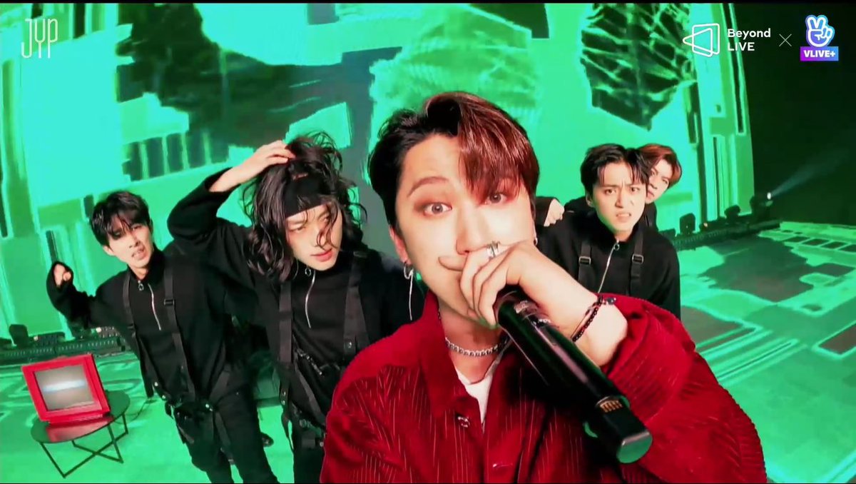 MY SCREEN SHOTS FOR SKZ CON 2020 ## 001(it’s rumbled sorry )