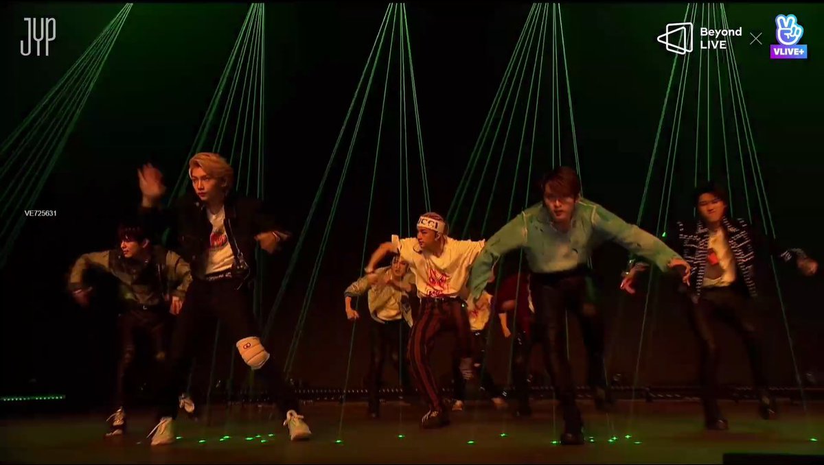 MY SCREEN SHOTS FOR SKZ CON 2020 ## 001(it’s rumbled sorry )